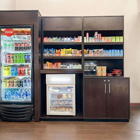 近罗宾斯空军基地凯富套房酒店 沃纳罗宾斯 外观 照片